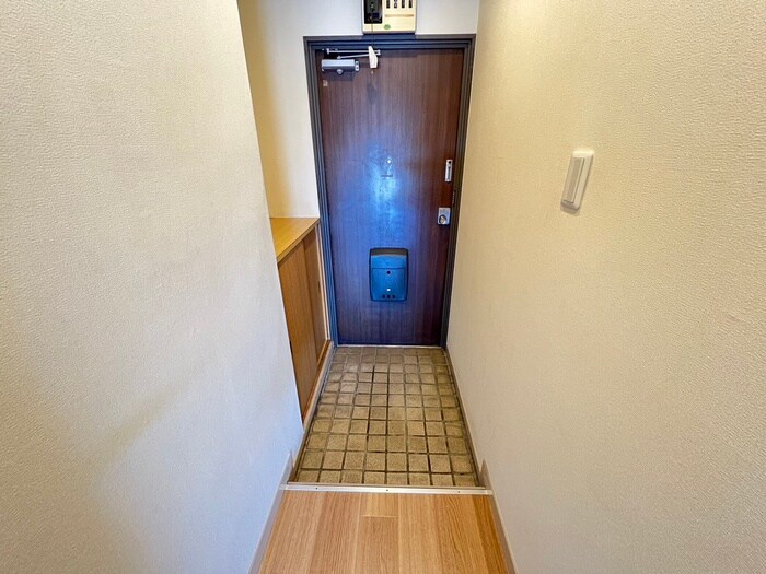物件内観写真18　(玄関)