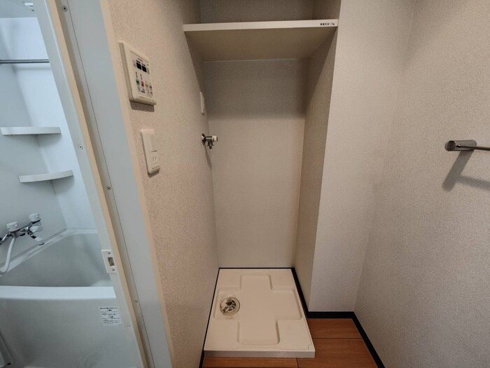 物件内観写真14　(洗濯機置場)