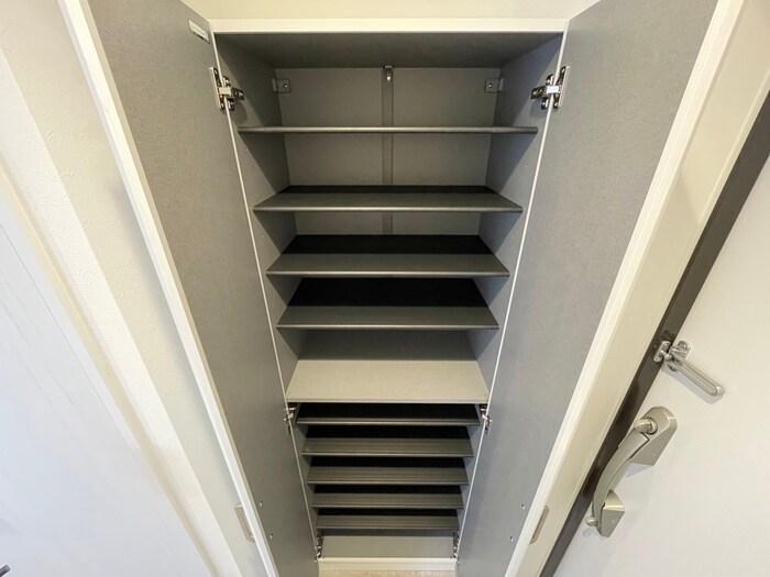 物件内観写真15　(靴箱)