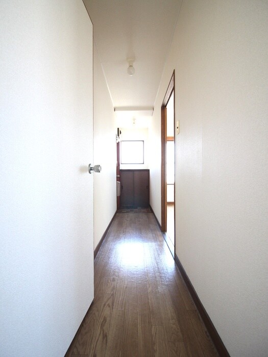 物件内観写真18　(廊下)