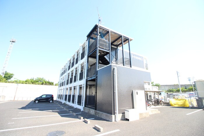 物件外観写真3　(駐車場)