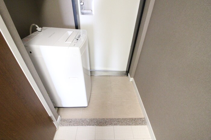 物件内観写真10　(玄関)