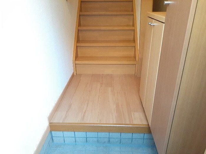 物件内観写真7　(玄関)