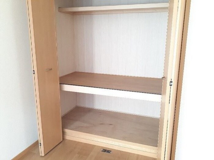 物件内観写真10　(収納)