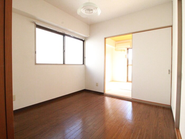 物件内観写真8　(居室)