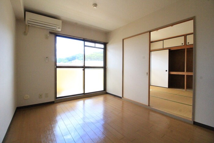 物件内観写真9　(居室)