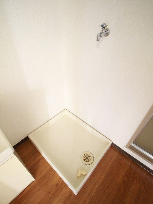 物件内観写真13　(洗濯機置場)