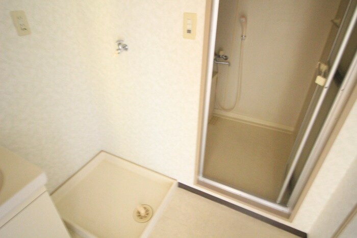 物件内観写真14　(洗濯機置場)