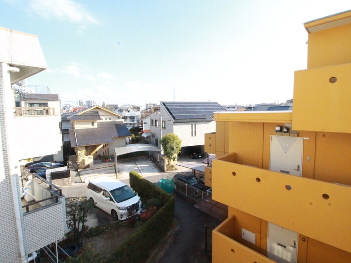 物件内観写真21　(室内からの展望)