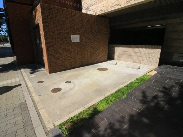 物件外観写真5　(駐車場)