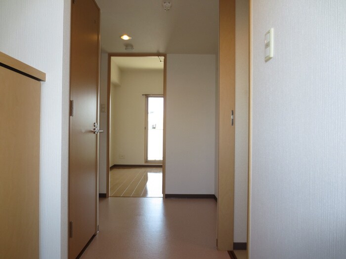 物件内観写真14　(廊下)