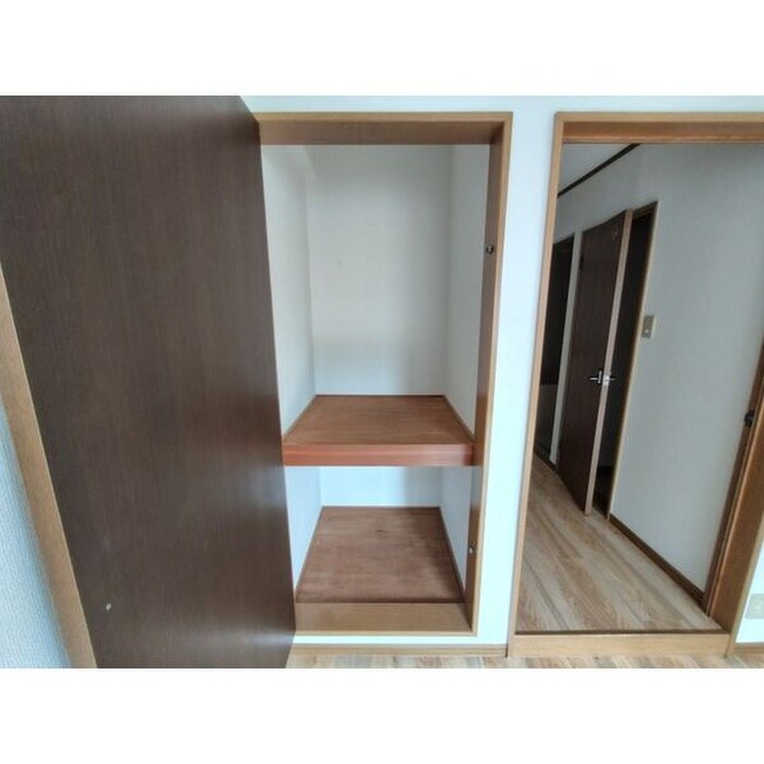 物件内観写真10　(収納)