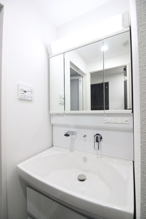 物件内観写真11　(洗面)