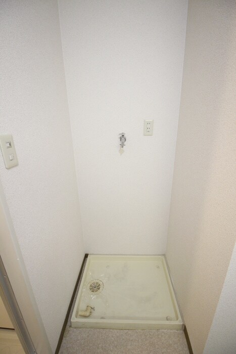 物件内観写真18　(洗濯機置場)