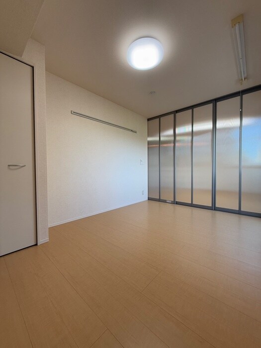 物件内観写真4　(居室)