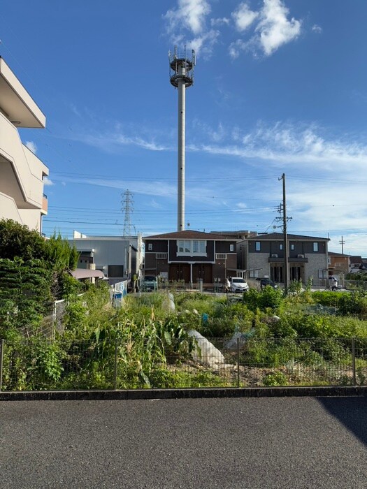 物件内観写真12　(室内からの展望)