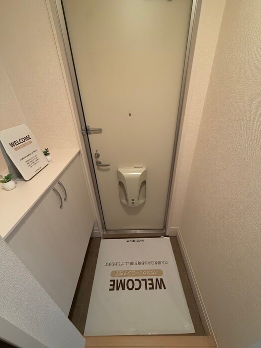 物件内観写真13　(玄関)