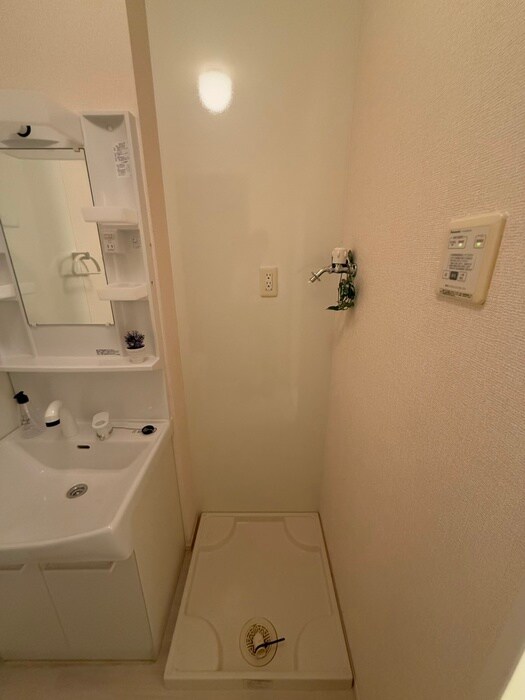 物件内観写真18　(洗濯機置場)