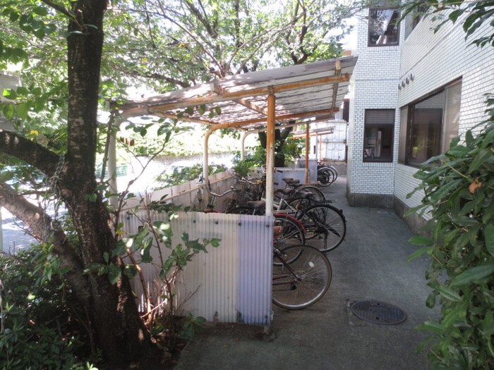 物件外観写真6　(駐輪場)