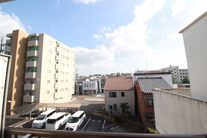 物件内観写真17　(室内からの展望)