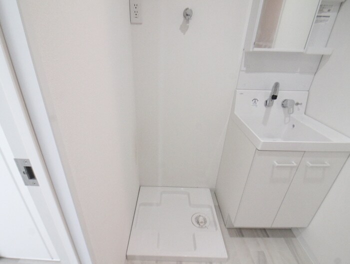 物件内観写真13　(洗濯機置場)