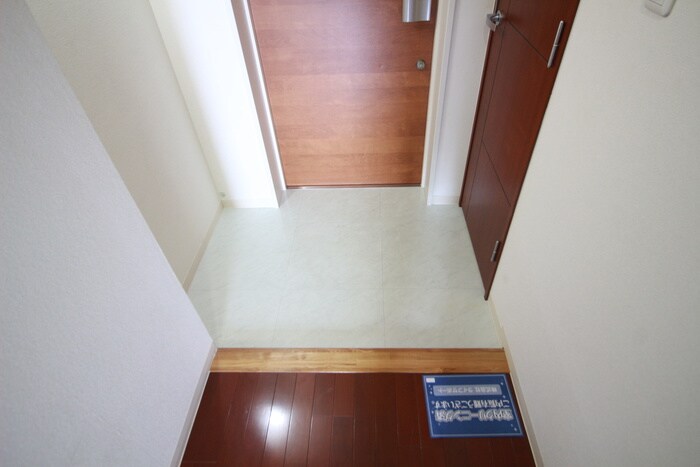物件内観写真22　(玄関)