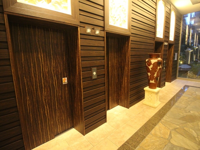 物件外観写真5　(エントランス部分)