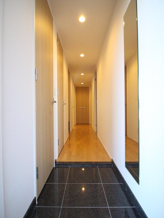 物件内観写真11　(玄関)