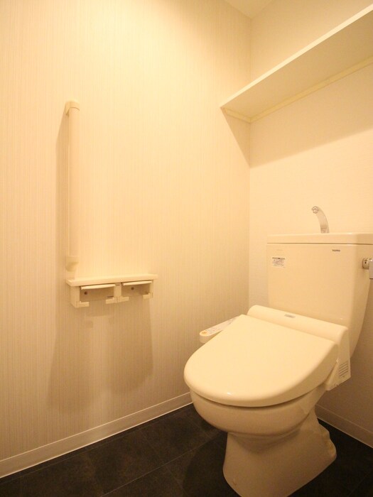 物件内観写真14　(トイレ)