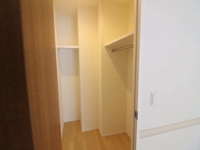 物件内観写真15　(収納)