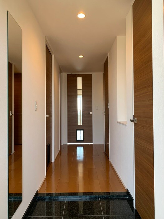 物件内観写真17　(廊下)