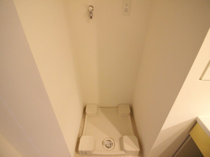 物件内観写真17　(洗濯機置場)