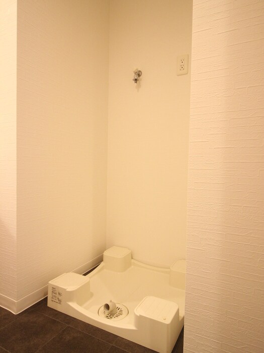 物件内観写真17　(洗濯機置場)