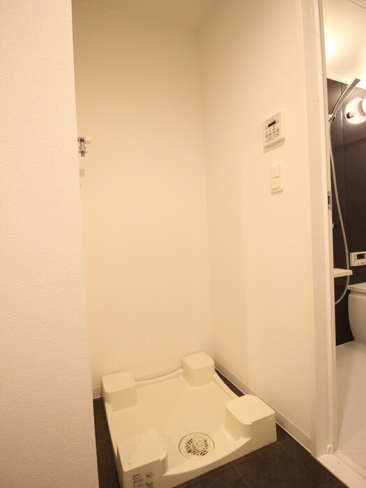 物件内観写真17　(洗濯機置場)