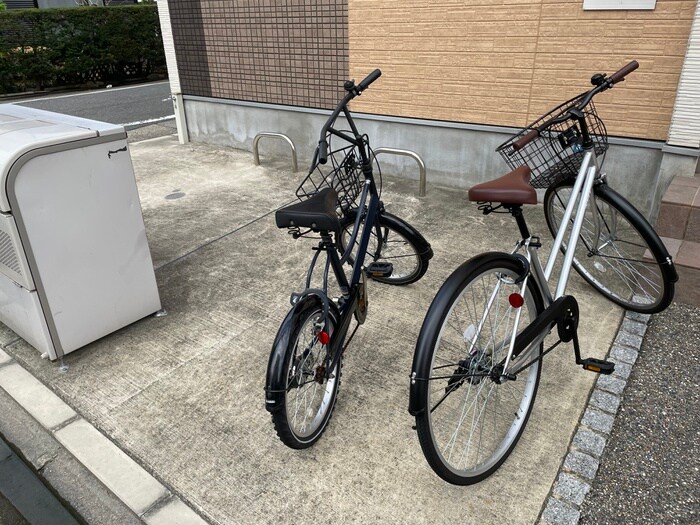 物件外観写真4　(駐輪場)