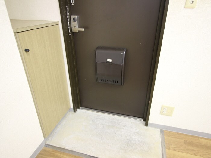 物件内観写真13　(玄関)