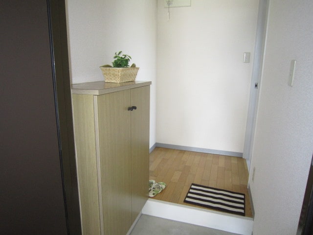 物件内観写真15　(玄関)