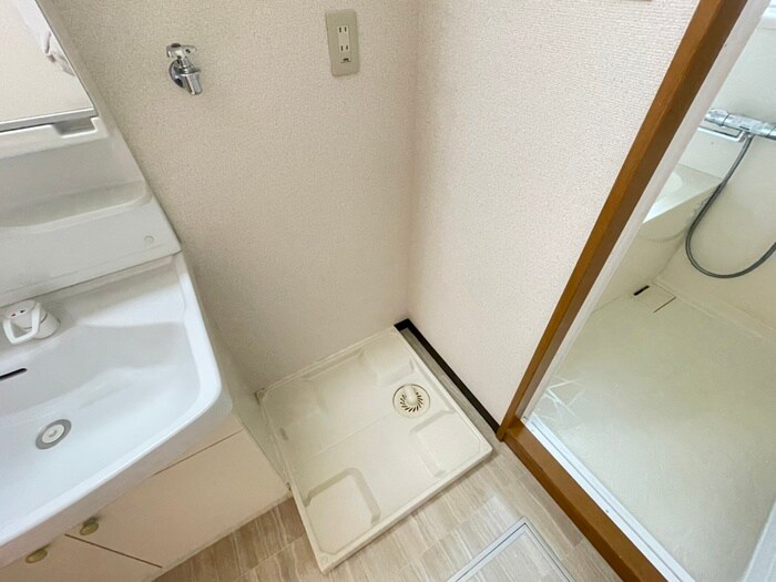 物件内観写真10　(洗濯機置場)