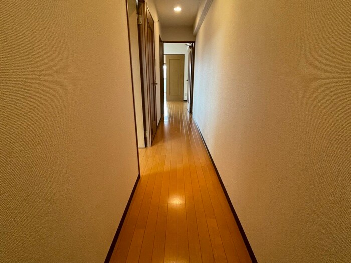 物件内観写真17　(廊下)