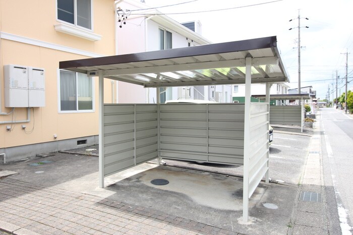 物件外観写真4　(駐輪場)