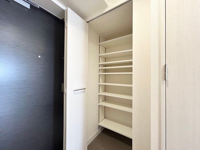 物件内観写真17　(靴箱)