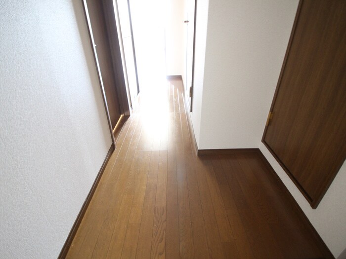 物件内観写真20　(廊下)