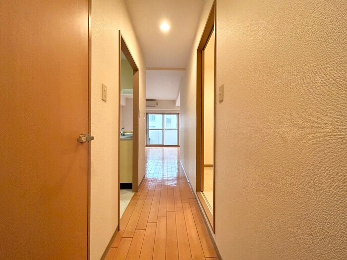 物件内観写真20　(廊下)