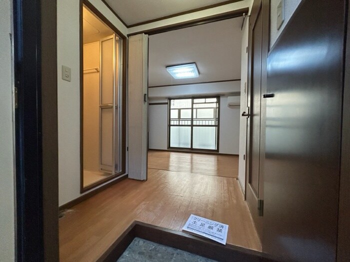 物件内観写真22　(玄関)