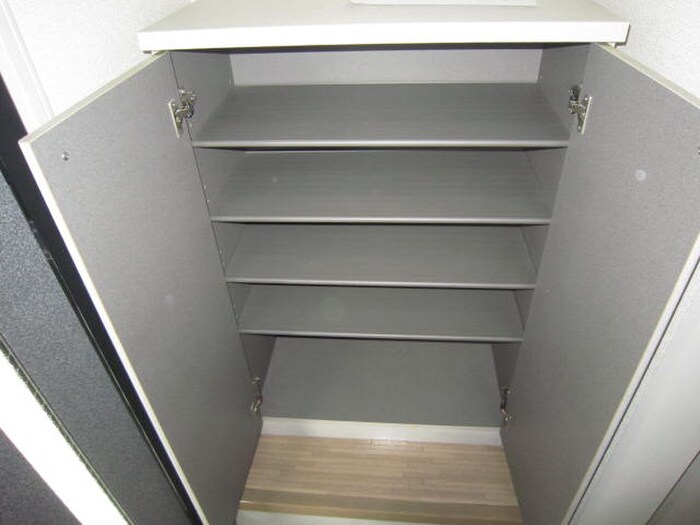 物件内観写真5　(靴箱)