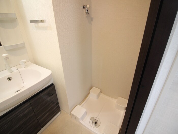 物件内観写真15　(洗濯機置場)