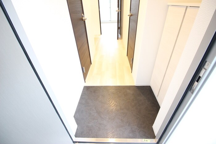 物件内観写真17　(玄関)