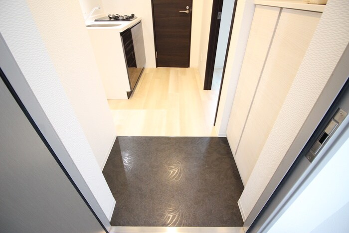 物件内観写真17　(玄関)