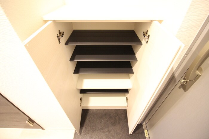 物件内観写真18　(靴箱)