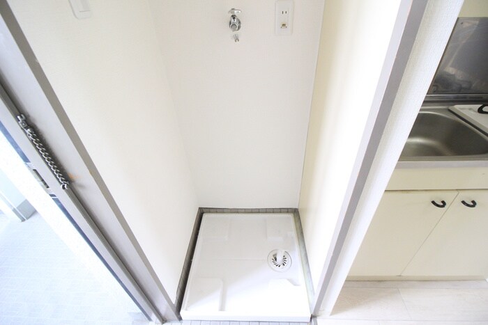 物件内観写真13　(洗濯機置場)